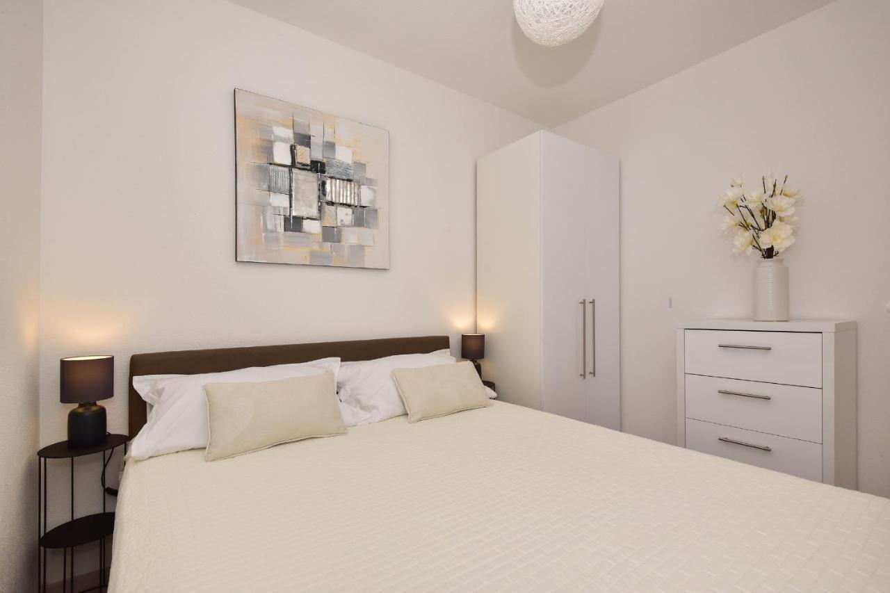 Apartman Luka 이그라네 외부 사진