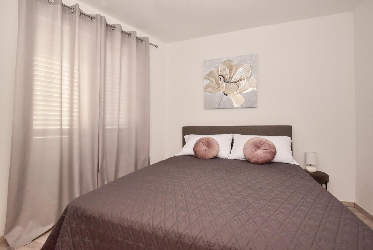 Apartman Luka 이그라네 외부 사진