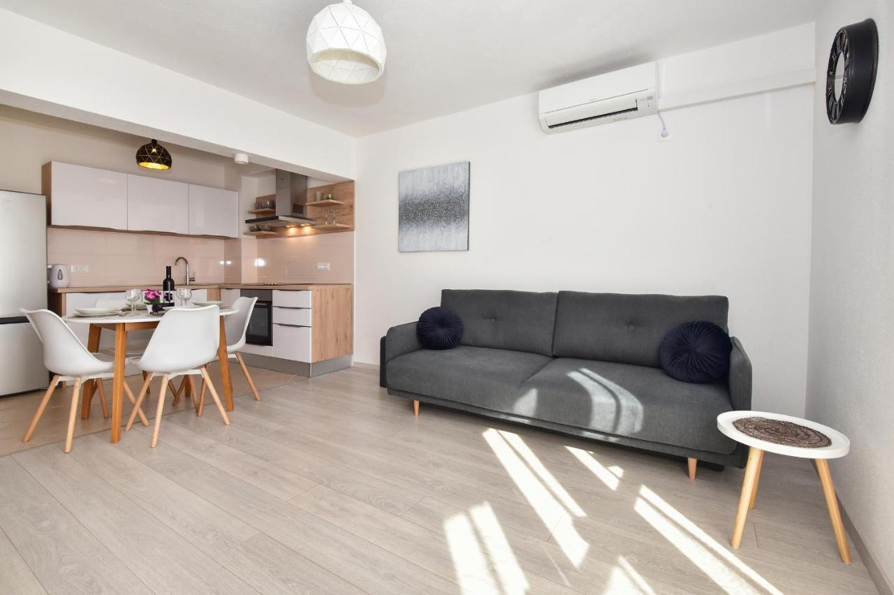 Apartman Luka 이그라네 외부 사진