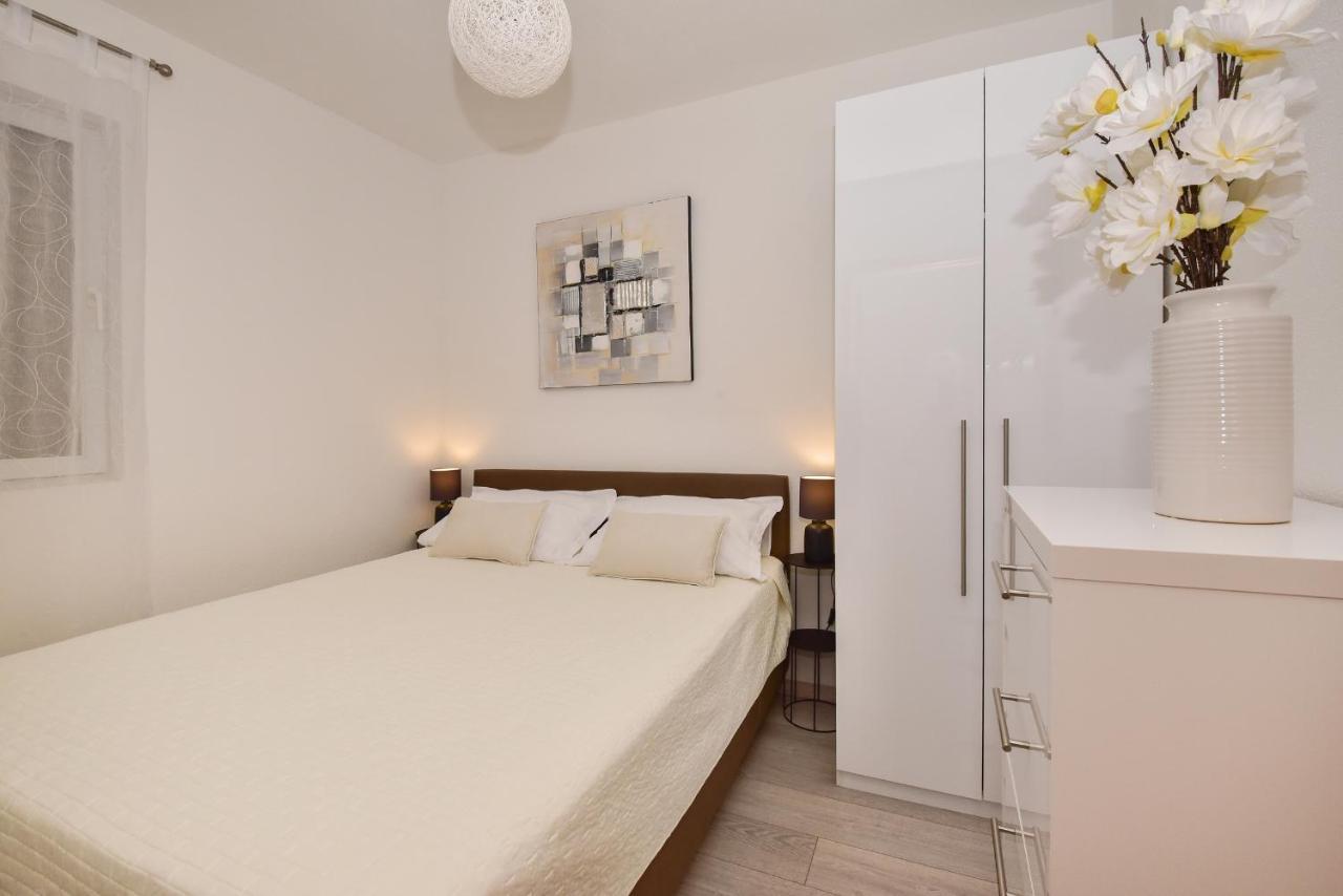 Apartman Luka 이그라네 외부 사진