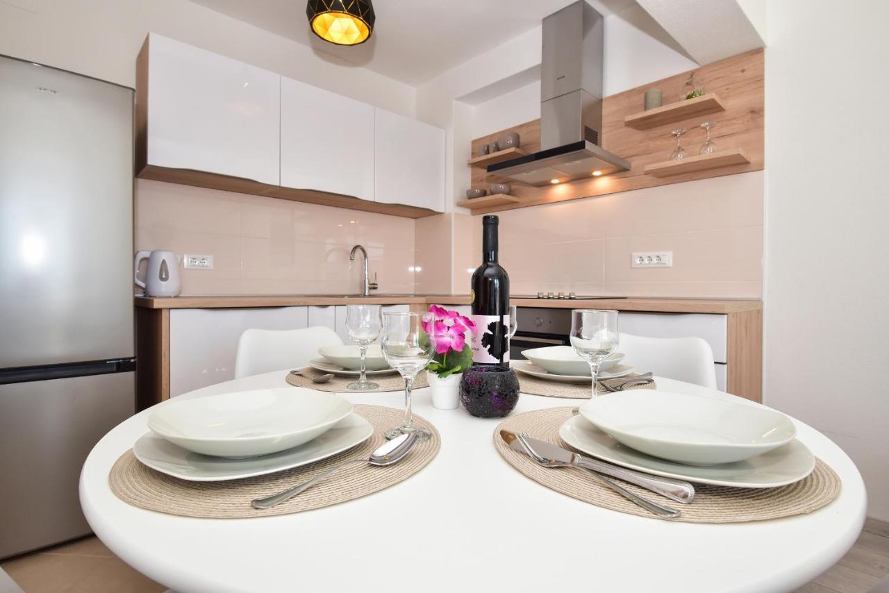 Apartman Luka 이그라네 외부 사진